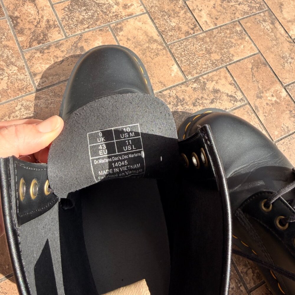 Doc Martens 1460 Black Smooth Leather Boots - Picture 3 of 5